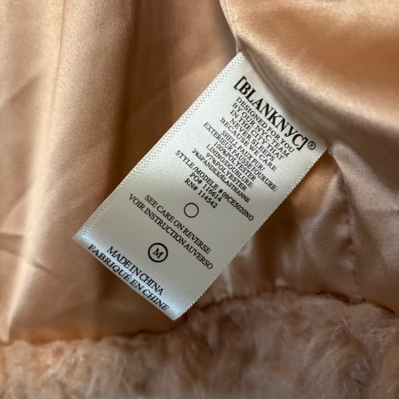 Blank NYC Faux Fur Teddy Bear Tan/Nude Open Front Collared Crop Jacket NWOT - Picture 6 of 7